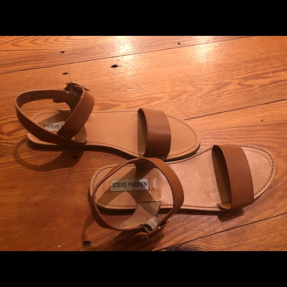 Steve Madden Dondii Flat Sandal